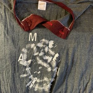 Mane Raglan top - grey with lava sleeves